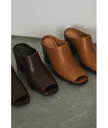 BROWN DOWN MULES français